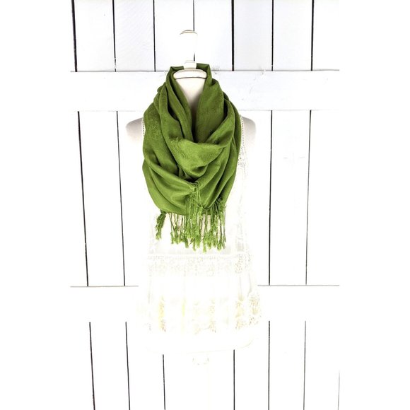Green paisley pashmina tassel fringe infinity loop scarf - Picture 4 of 6